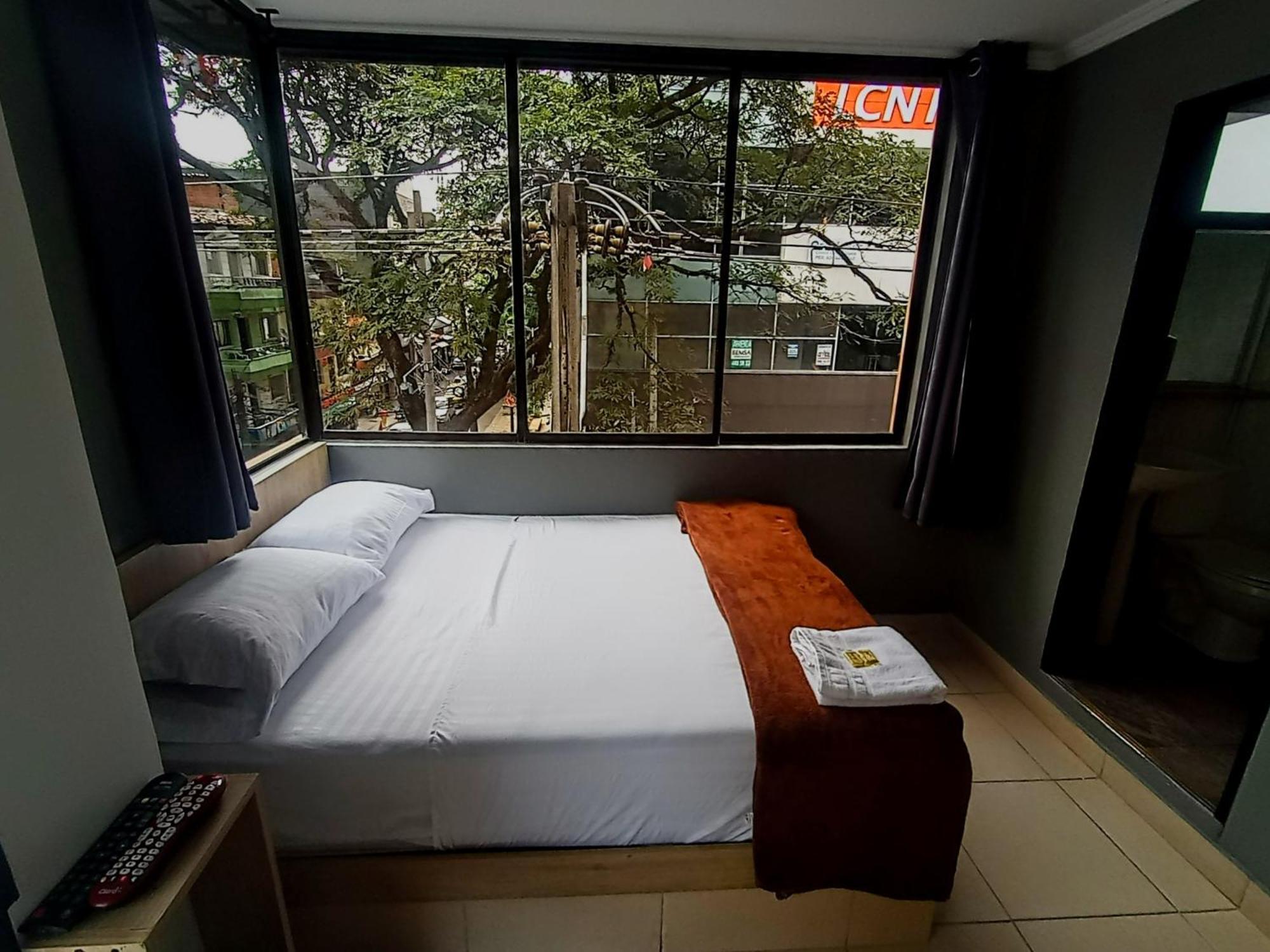 Hotel Ruisenor Itagui Exterior photo